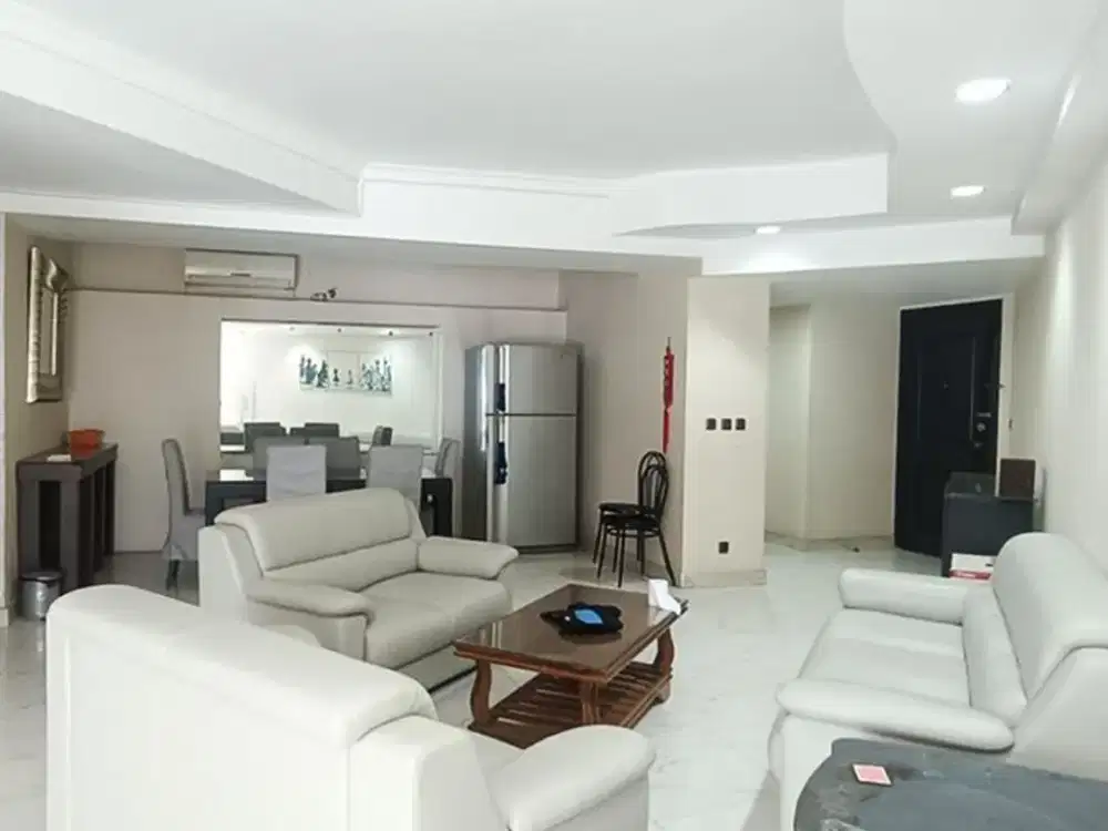 Dijual 2.3M, Semi Furnished 3 Bedrooms, Middle Floor, Taman Anggrek Condominium