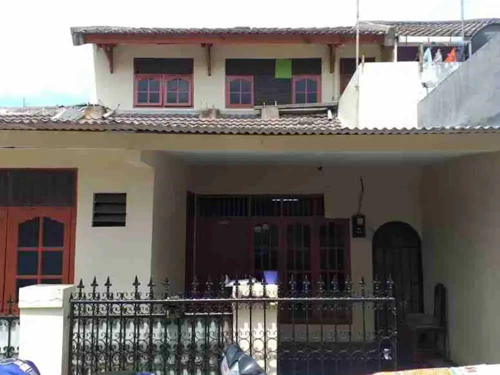 DIJUAL CEPAT RUMAH SECONDARY 2 LANTAI DALAM PERUM BJI IRIGASI LAMA,BEKASI TIMUR
