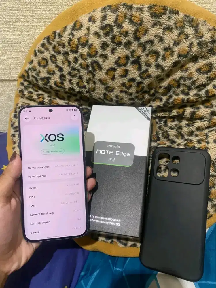 Infinix Note edge 5G 
Ram 8/256
Fullset like new