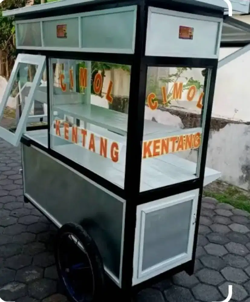 Di butuhkan karyawan untuk jualan cimol