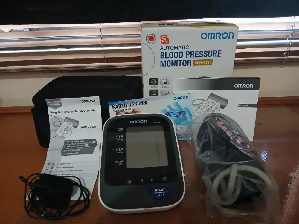 Tensimeter Digital Omron HEM-7320 Lengkap Like New Akurat