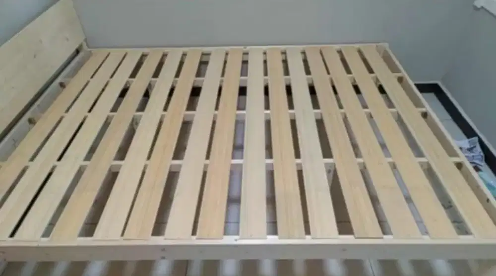 DIPAN KASUR KAYU POLOS