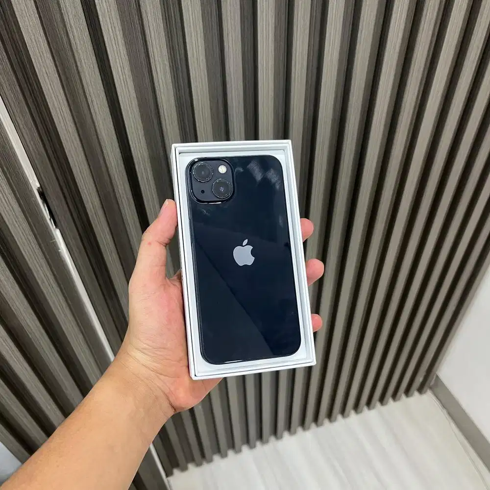 Iphone 13 128gb like new nominus all operator