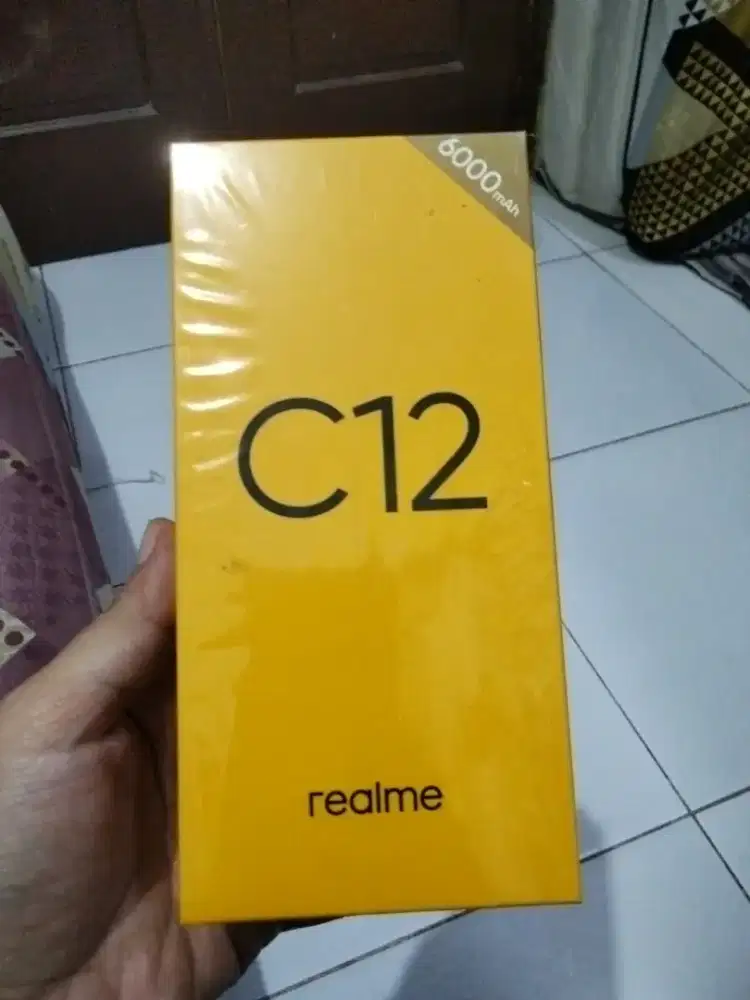 Monggo yg cri hp second msh baru,,realme C12