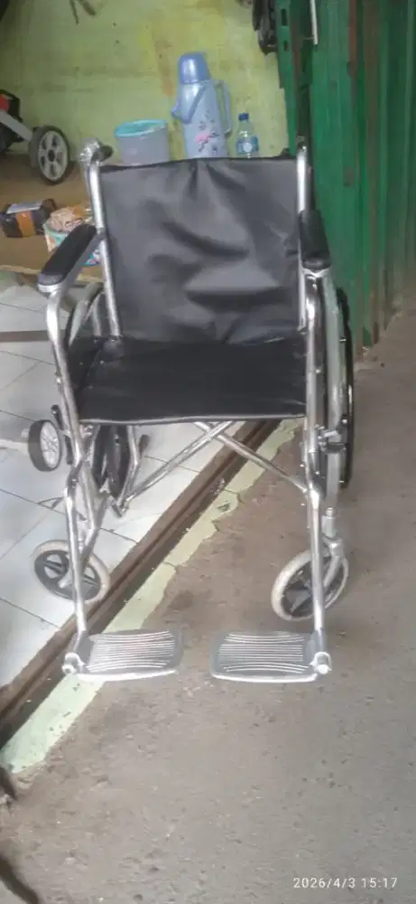 Kursi roda bekas racing siap pakai