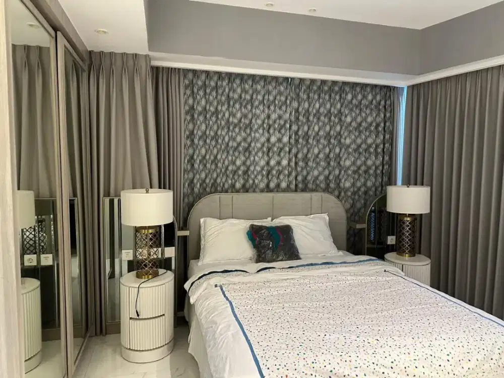 Apartment with private lift la viz pakuwon mall surabaya