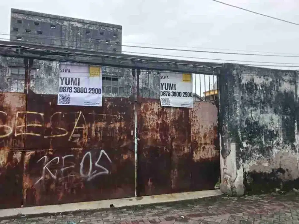 disewakan gudang butuh renovasi di jalan Ngaglik Tengah kota Surabaya, lokasi strategis, akses truck engkel bisa lewat