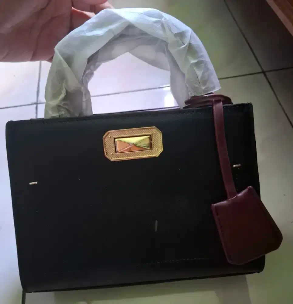 Tas Charles n Keith