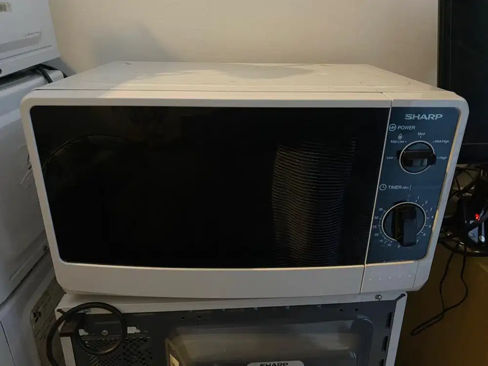 SHARP MICROWAVE 20L 450WATT