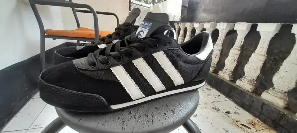 Adidas Liam garagher size 43
