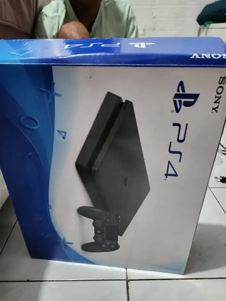 Dijual PS4 Slim 500GB