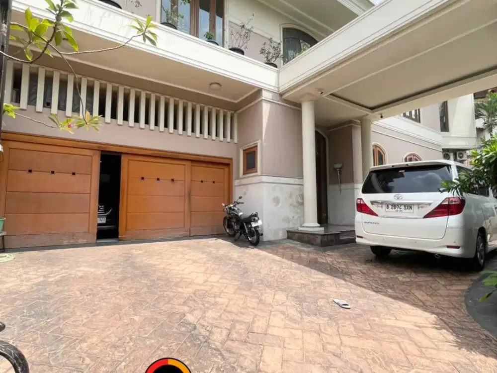 Dijual Rumah di premium nya Pondok Indah Jakarta Selatan selangkah ke Pondok Indah Mall