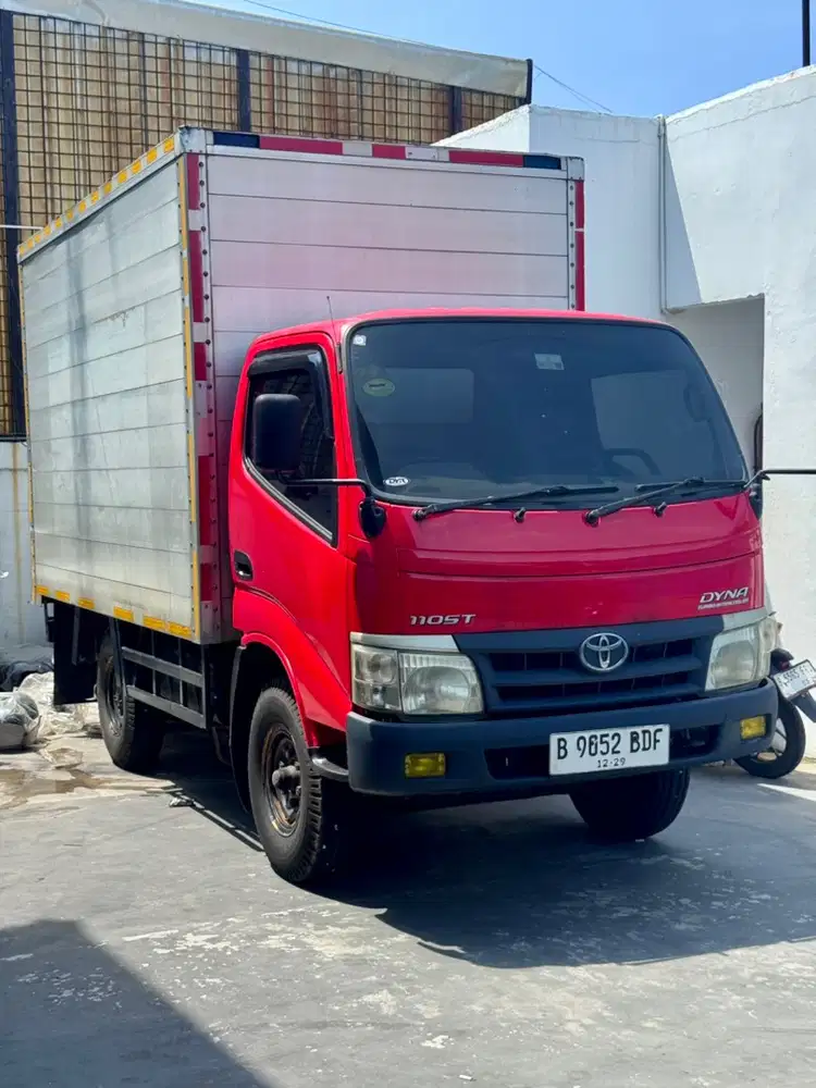 Toyota dyna 4 roda