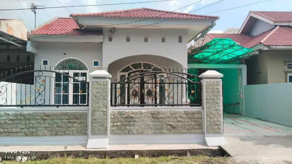 Disewakan rumah di perumahan cendana harapan raya lokasi yang strategi