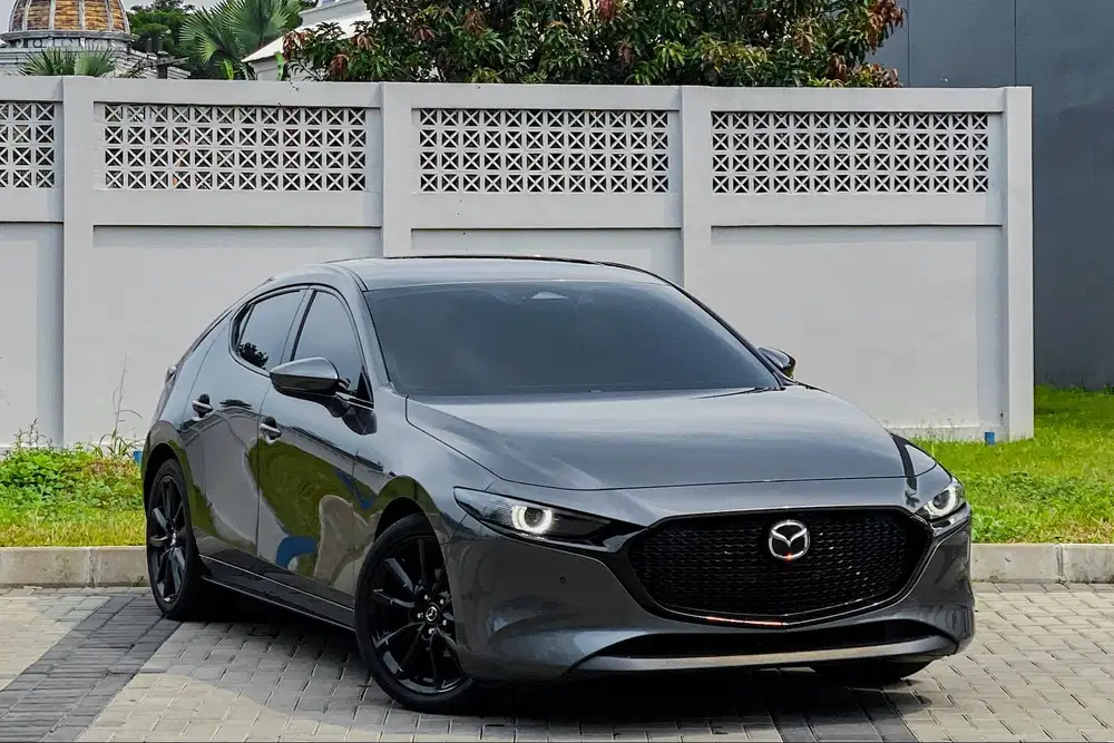 Mazda 3 HB 2.0 Hatchback Skyactiv Sunroof AT Matic 2024 Abu Abu Tua