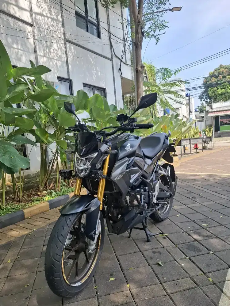 Honda CB150R StreetFire Tahun 2022 USD