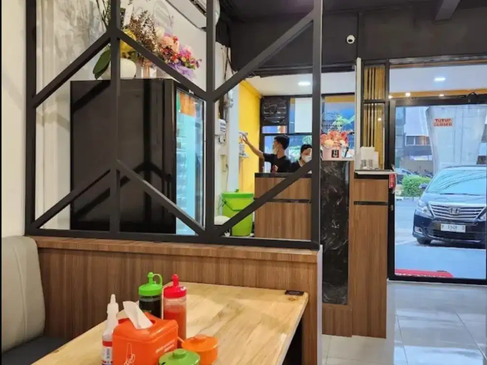 Disewakan Ruko 2 1/2 lantai di Boulevard Raya tak jauh dari Pathlab & Lab Prodia