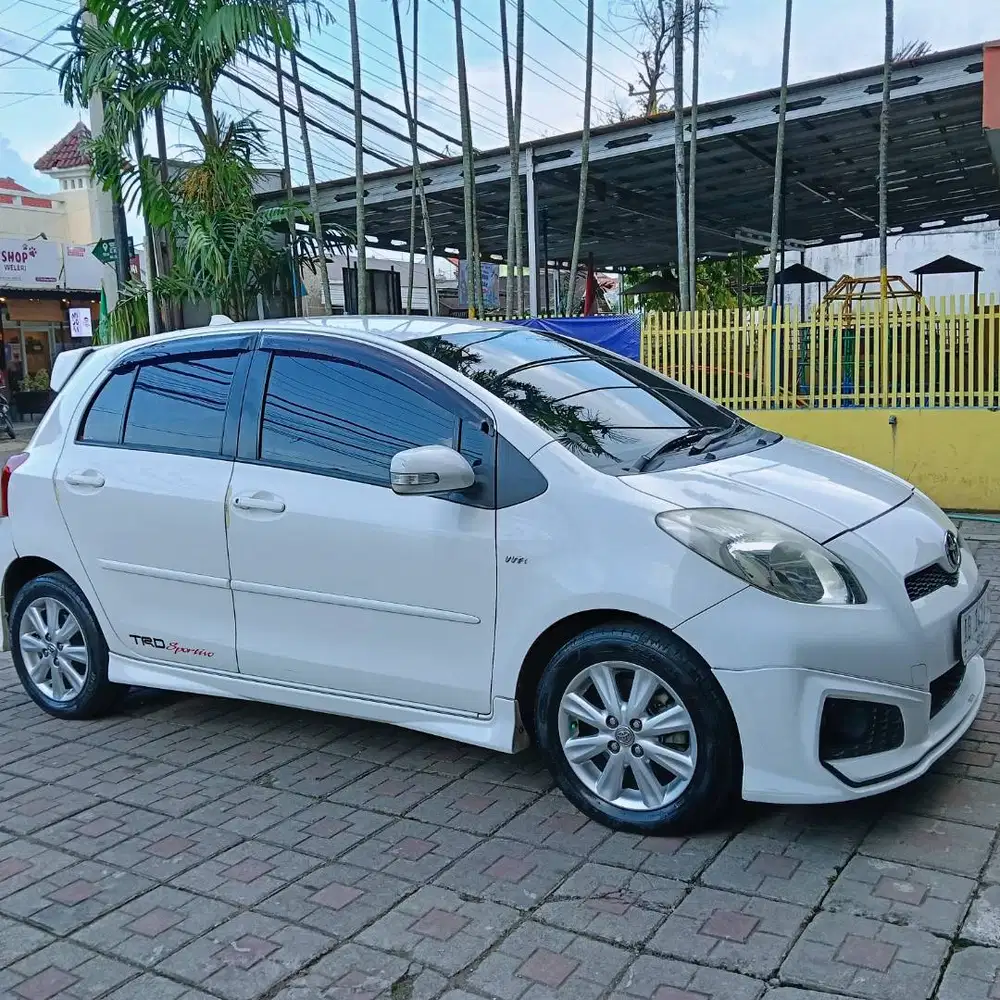 Yaris S-M/T 2013 manual (varian TRD sportivo asli sesuai faktur)