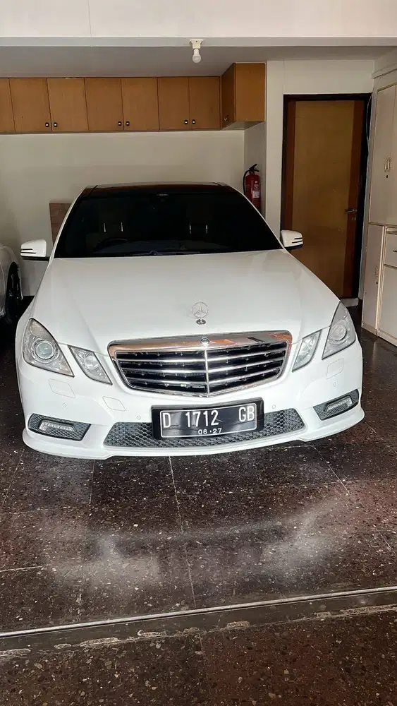 DIJUAL CEPAT Mobil Mercedes Benz E250