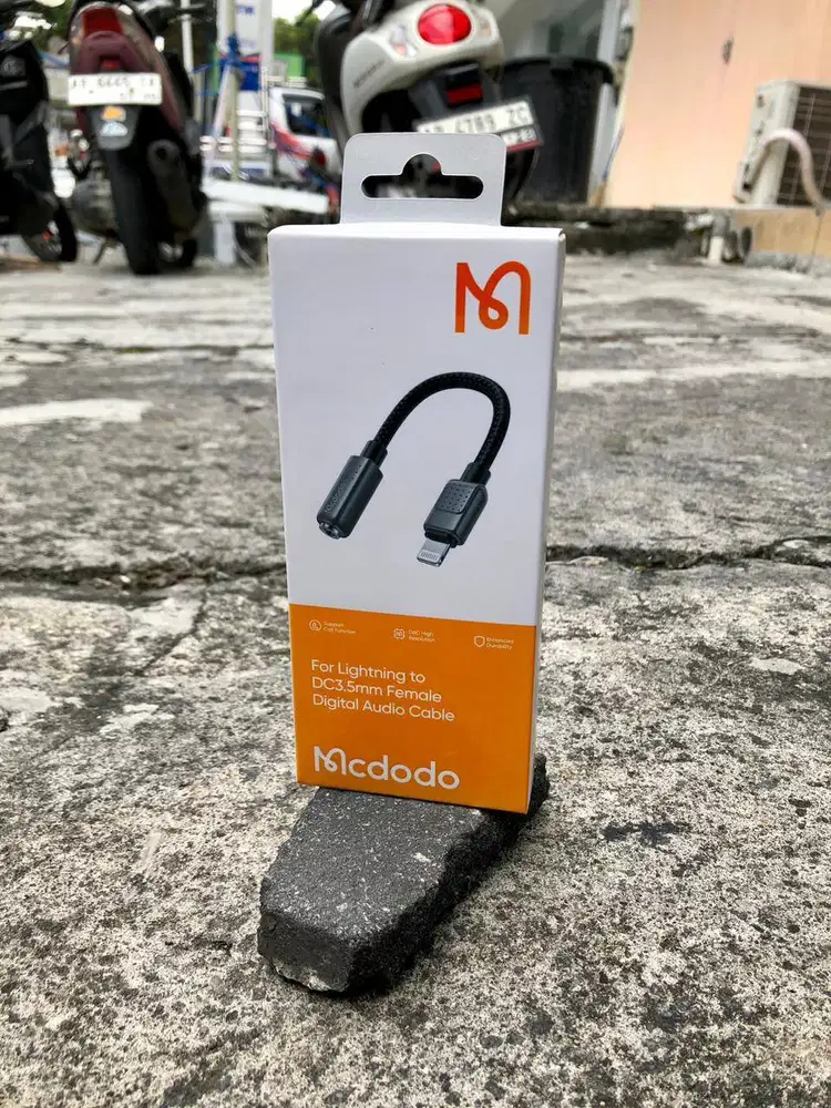 MCDODO Audio Splitter Lightning to Jack 3.5mm Support Mic CA-5010