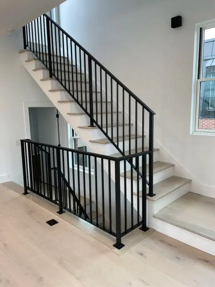 RAILING TANGGA MINIMALIS, ELEGAN, KUAT, DESAIN MODERN