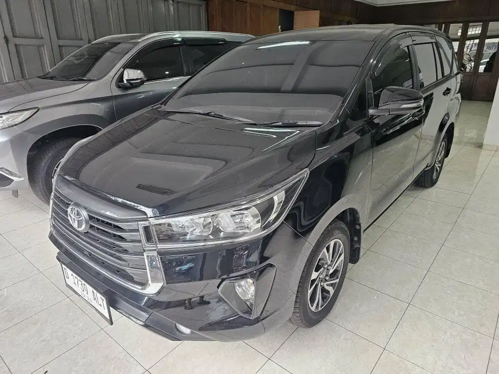 Toyota kijang innova G diesel at 2024 km 11 rb, full orsnl, spt baru.