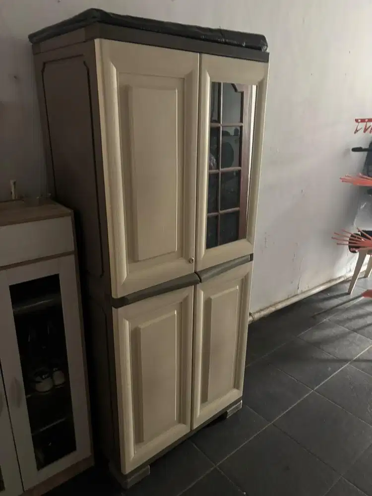 Lemari Plastik 2 Pintu