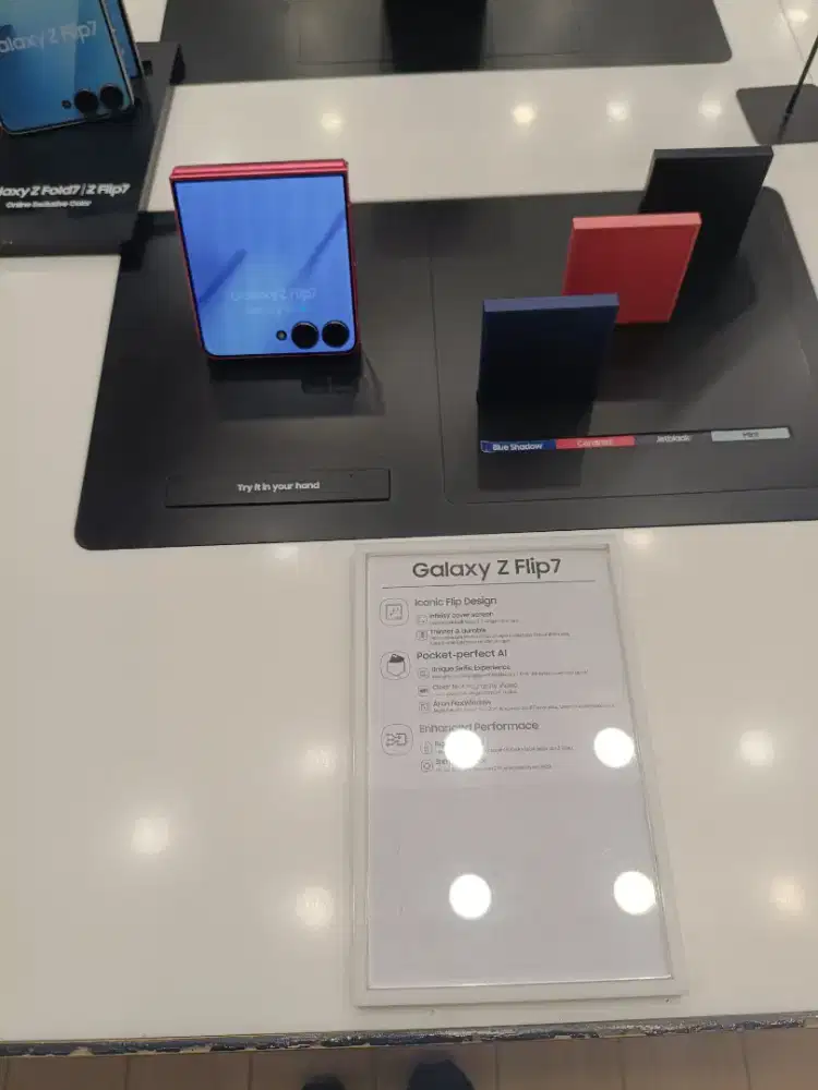 Samsung Galaxy Z Flip7