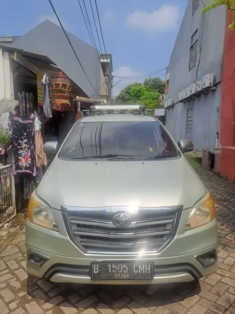 Kijang innova barong