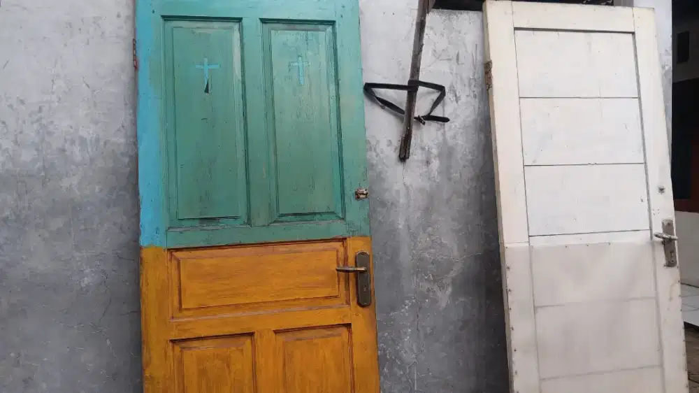 2 Pintu Kayu Jati
