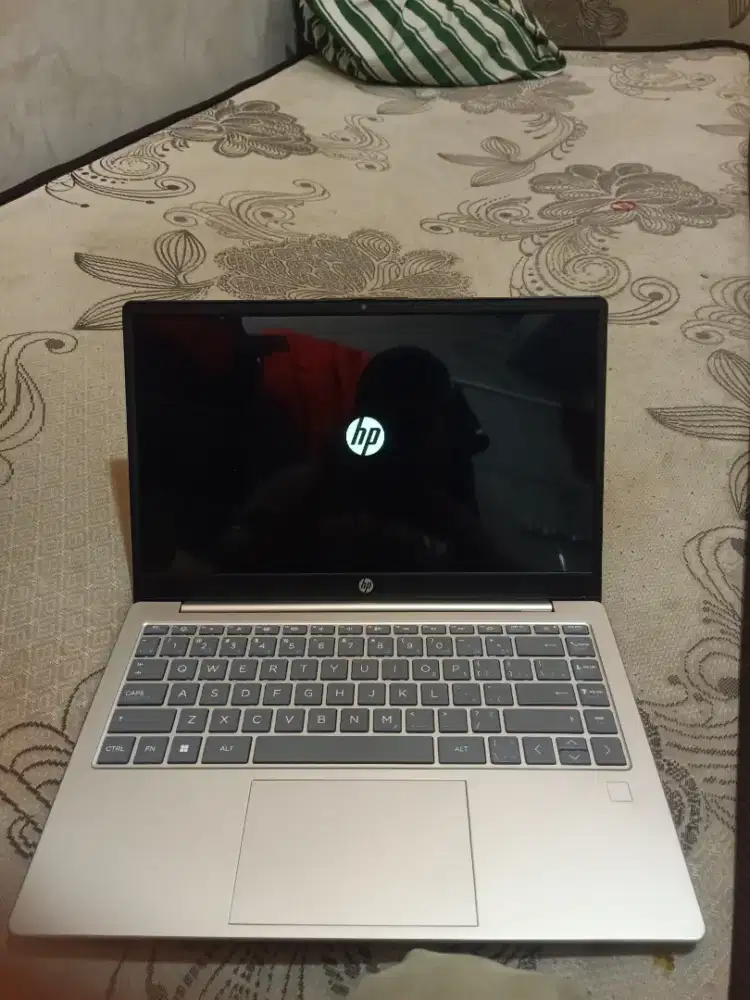 Laptop hp 14 ryzen 5 752OU  silver