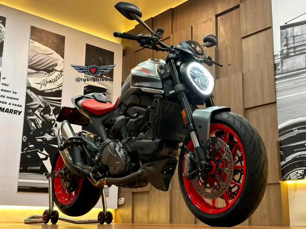Ducati Monster 937 Plus