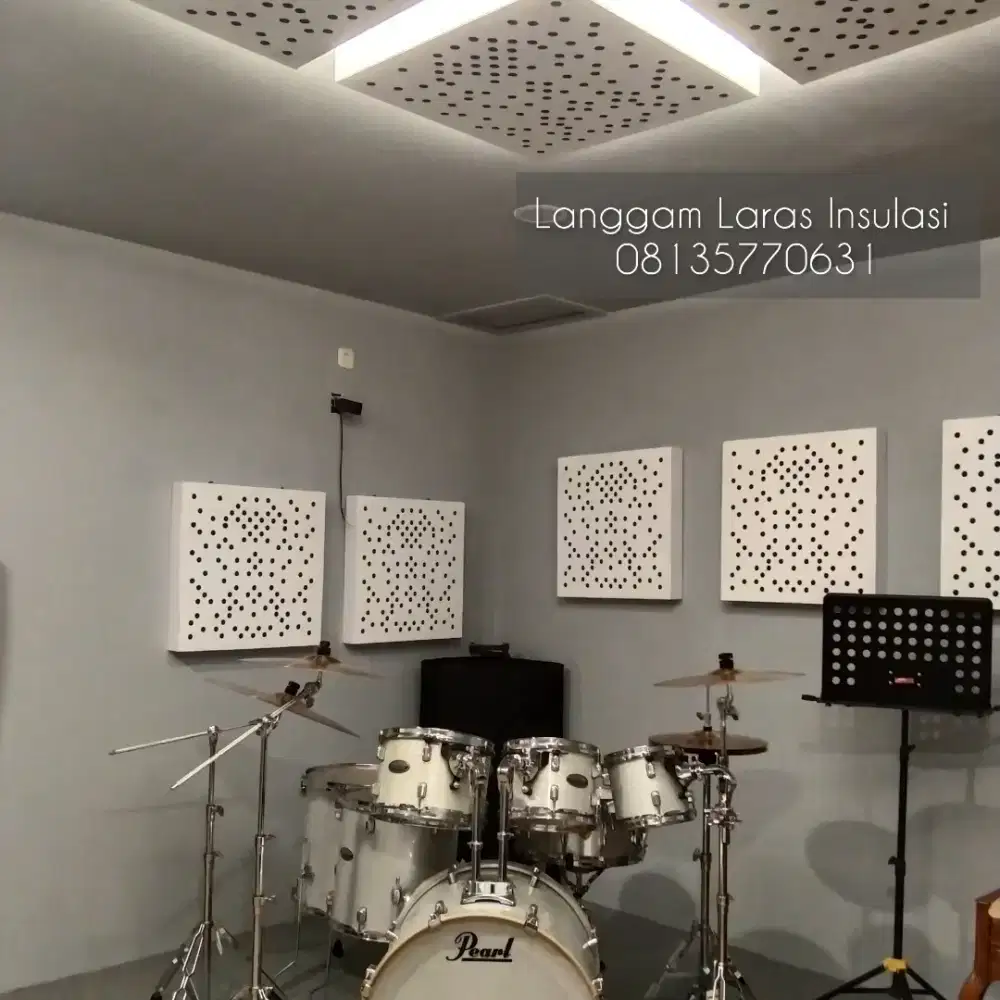 Peredam suara ruangan