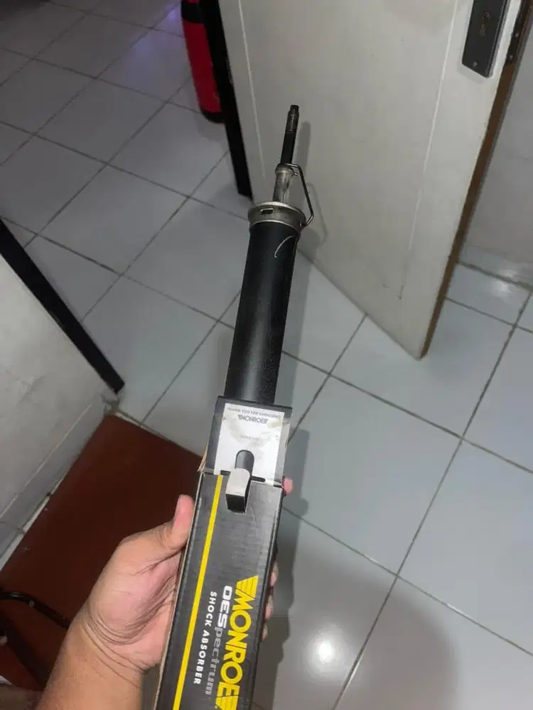 Shock belakang AYLA ORI