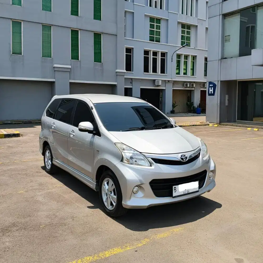 Toyota Avanza 1.5 Veloz matic 2015 silver AT