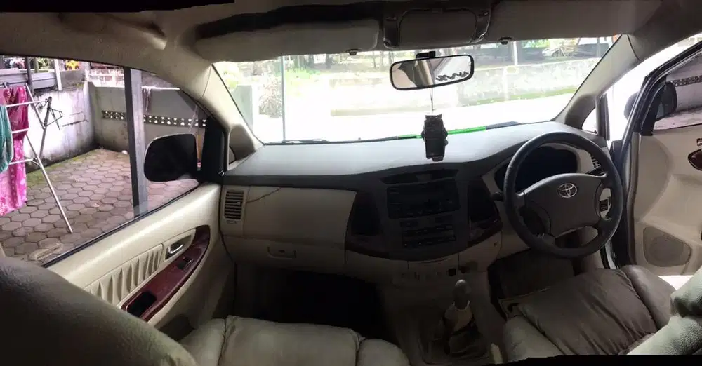 Innova seri V 2005 masih berkilau