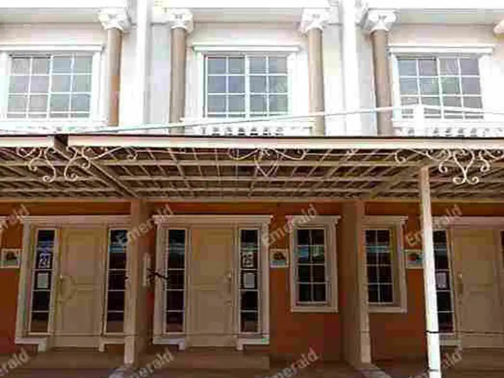 Rumah Nuansa Europe Siap Huni di Green Lake City