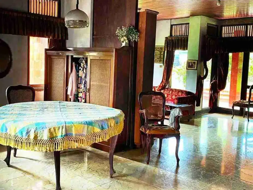 Dijual cepat : Rumah tinggal yg nyaman dan artistik - 2 lantai (SHM)