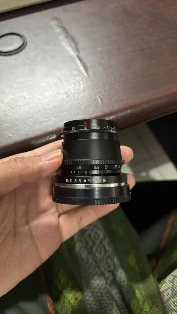 Lensa manual TTartisan 35mm f1.4 Sony