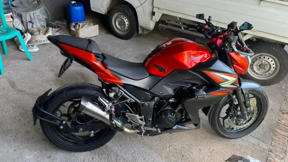 Kawasaki Z250 2014 Orange low KM