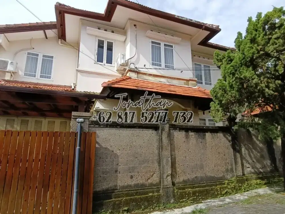 Villa 4 Kamar 2 Lantai One Gate Semer Kerobokan