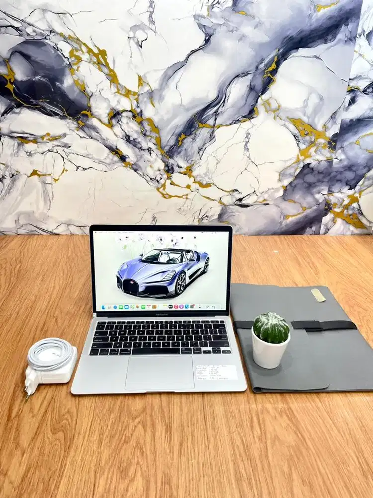 Macbook Air Retina 13 - inci 2020