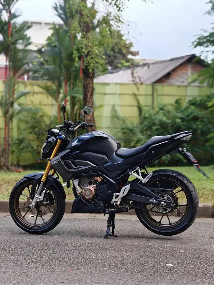 HONDA NEW CB150R 2022 HITAM KM 4K PAJAK HIDUP SIAP PAKAI