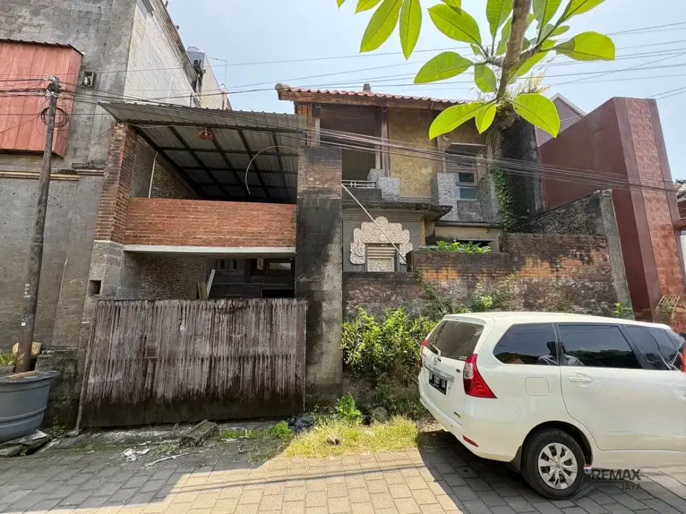 Rumah 3 Lantai Lokasi di Perumahan Dijual, di Denpasar Selatan