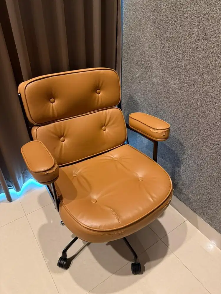 KURSI KERJA KANTOR KULIT COKLAT MINIMALIS MODERN KOKOH SECOND MURAH