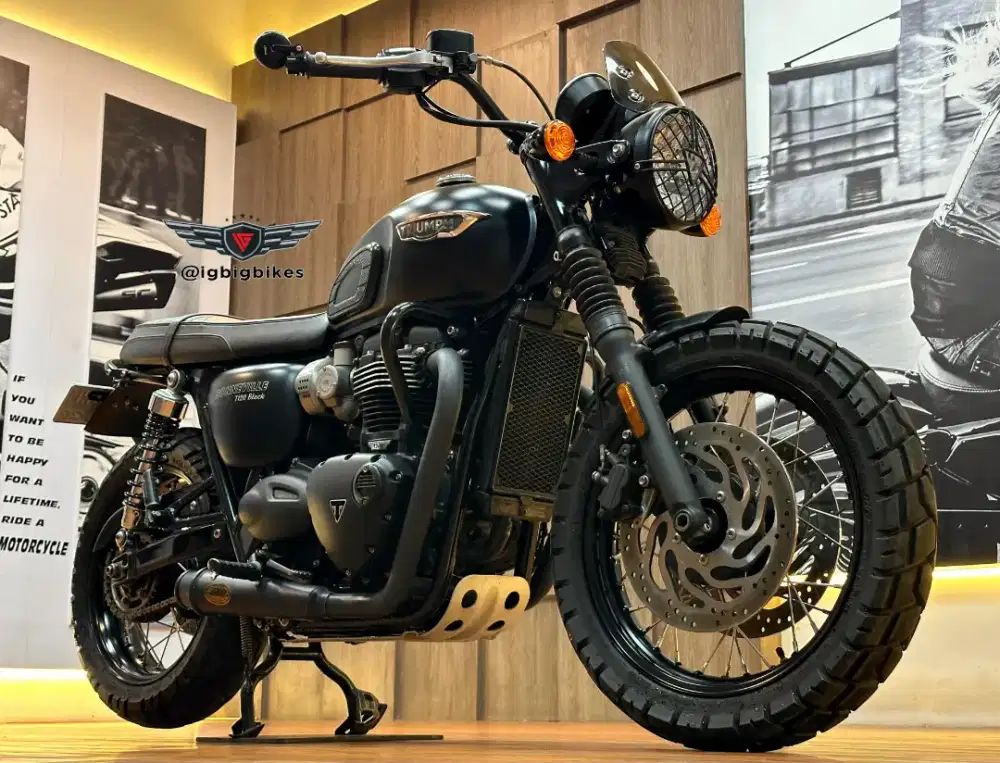 Triumph Binneville T120 Black Matte