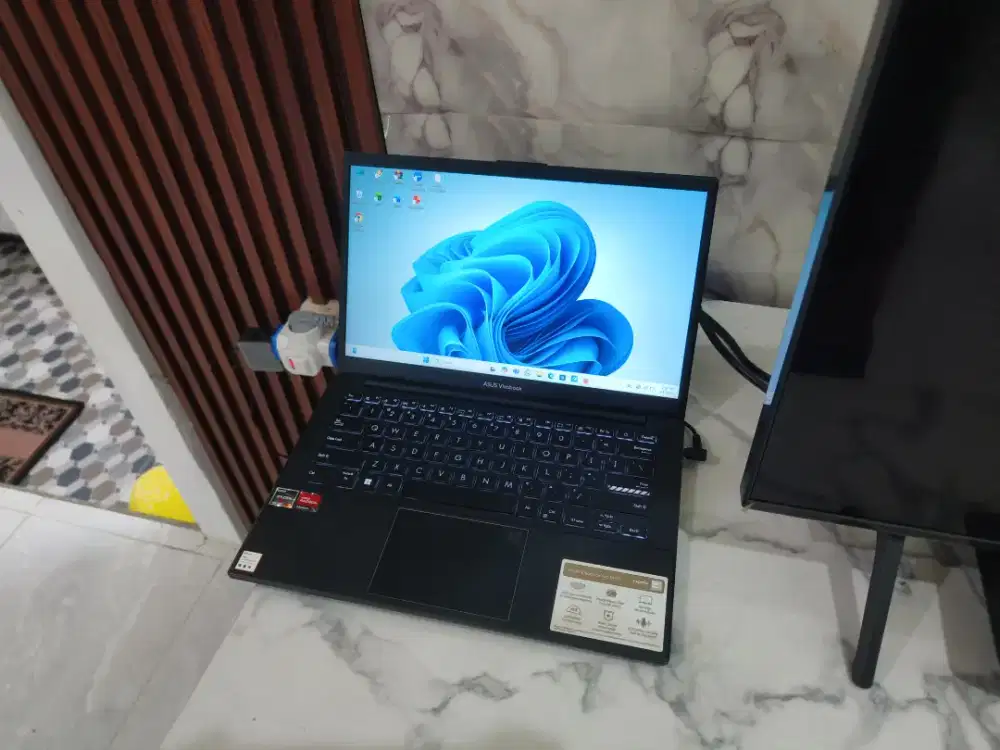 laptop asus ryzen 3 7320U 8/512GB SSD Nvme garansi panjang
