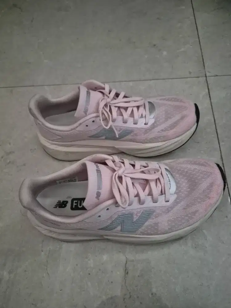 Sepatu New Balance Fuellcell Rebel 5 Sakura Pink