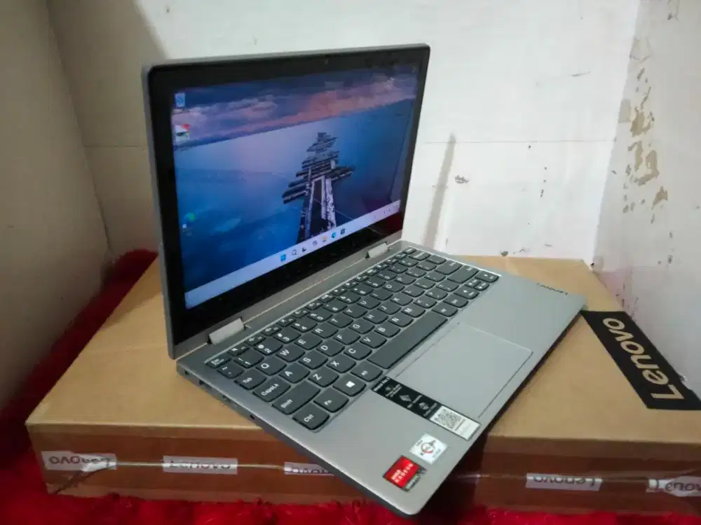 Lenovo flex 3/AMD athlon silver /Ram 4gb/SSD 256gb/VGA Radeon Vega 3
