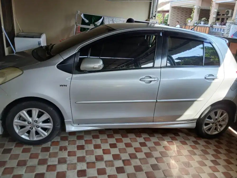 Toyota yaris tipe S limited silver